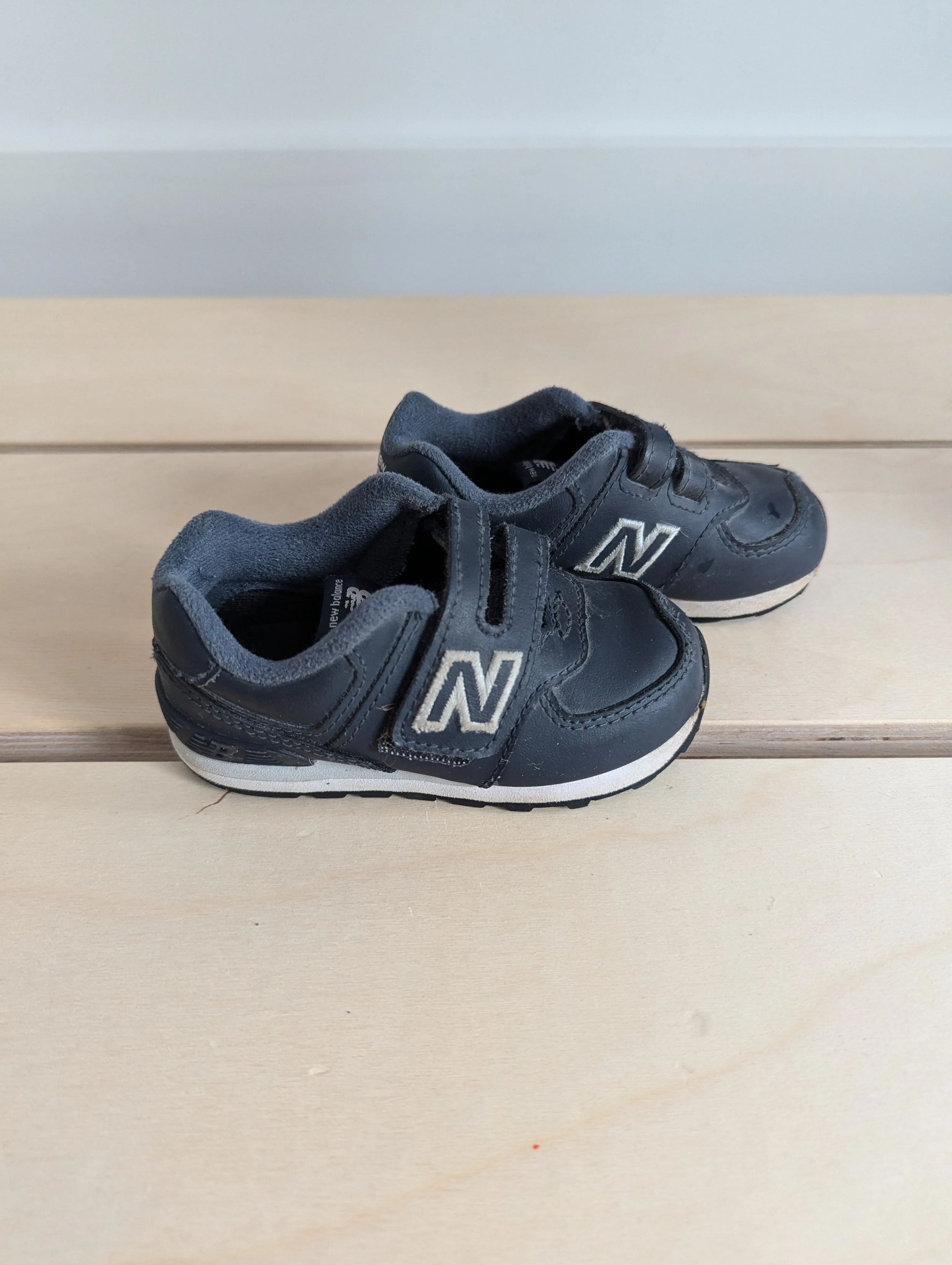 New Balance Leather Running Shoes (6C)